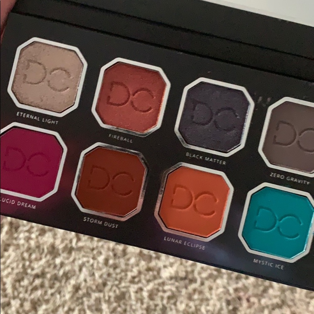 Domenique Cosmetics eyeshadow pallete